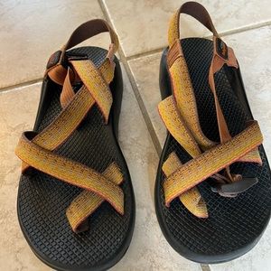 Chacos fishpond design size 7